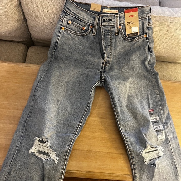 Levi’s Wedgie Straight Jeans - Picture 3 of 4
